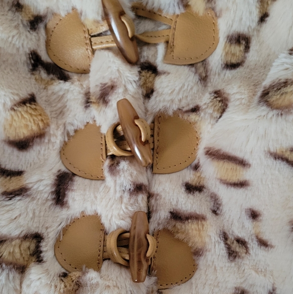 NWOT Leopard print faux fur hooded vest Kids - girls - Picture 2 of 4